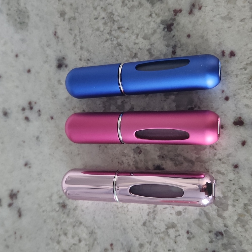 Mini refillable spray bottles
